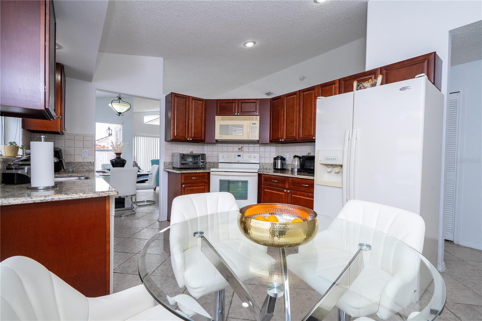 3219 BREWSTER Dr KISSIMMEE, FL 34743