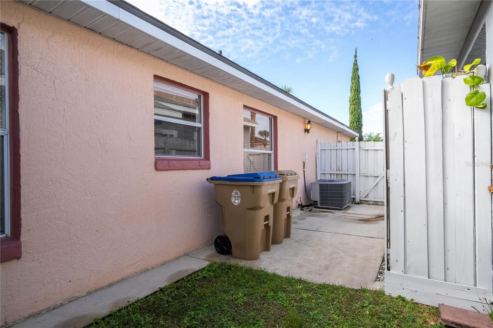 3219 BREWSTER Dr KISSIMMEE, FL 34743