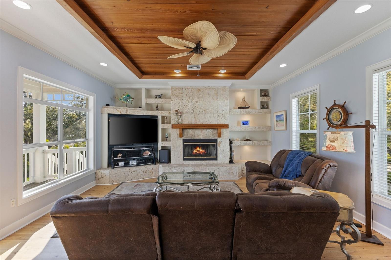 450 BAYSHORE Dr TERRA CEIA, FL 34250