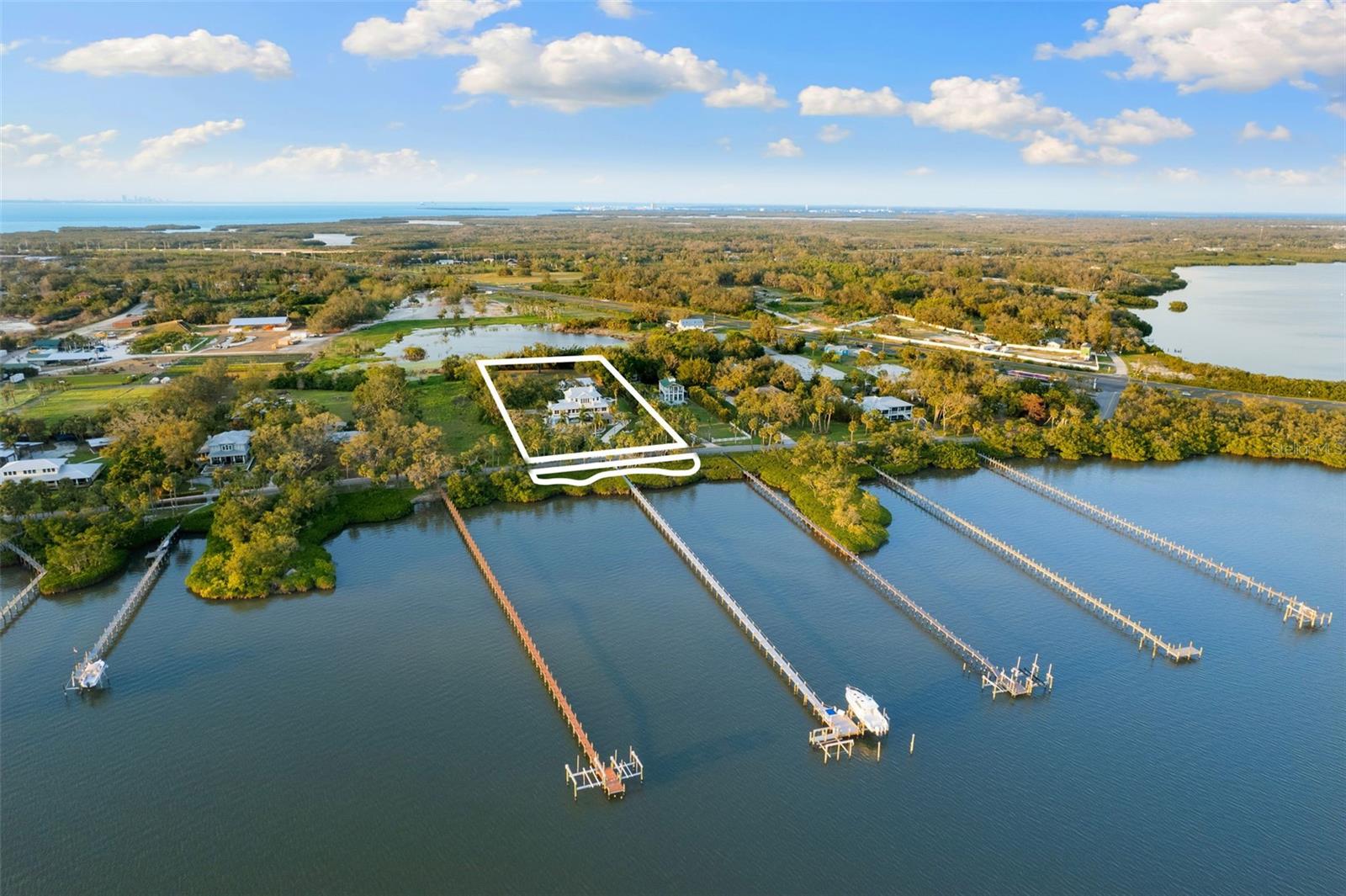 450 BAYSHORE Dr TERRA CEIA, FL 34250