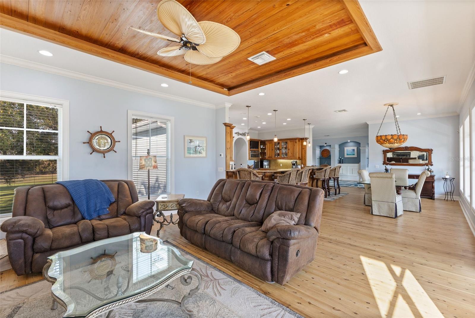 450 BAYSHORE Dr TERRA CEIA, FL 34250