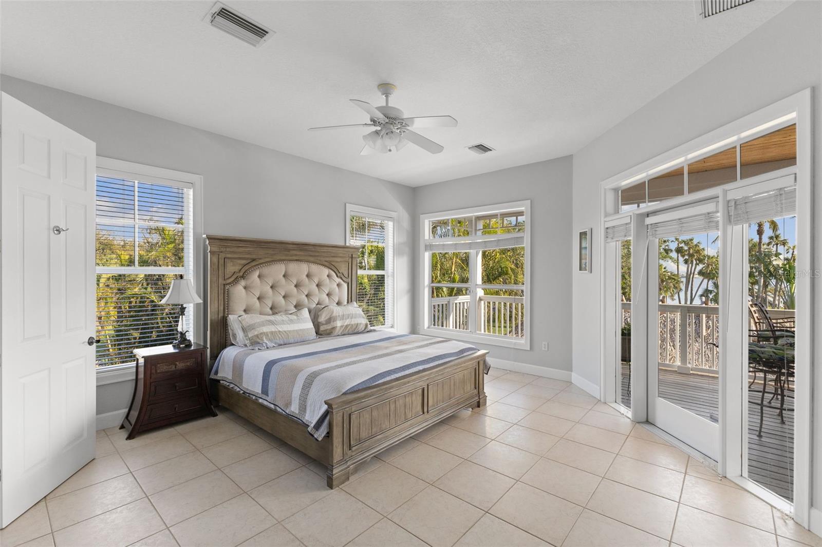 450 BAYSHORE Dr TERRA CEIA, FL 34250