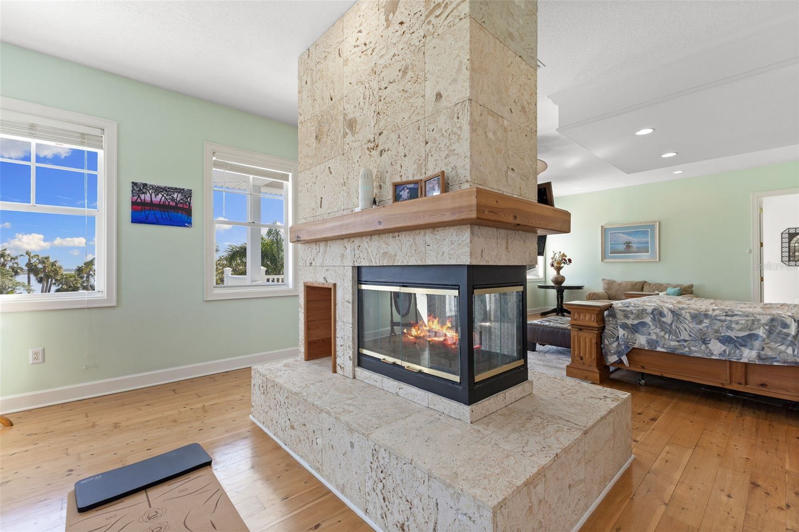 450 BAYSHORE Dr TERRA CEIA, FL 34250