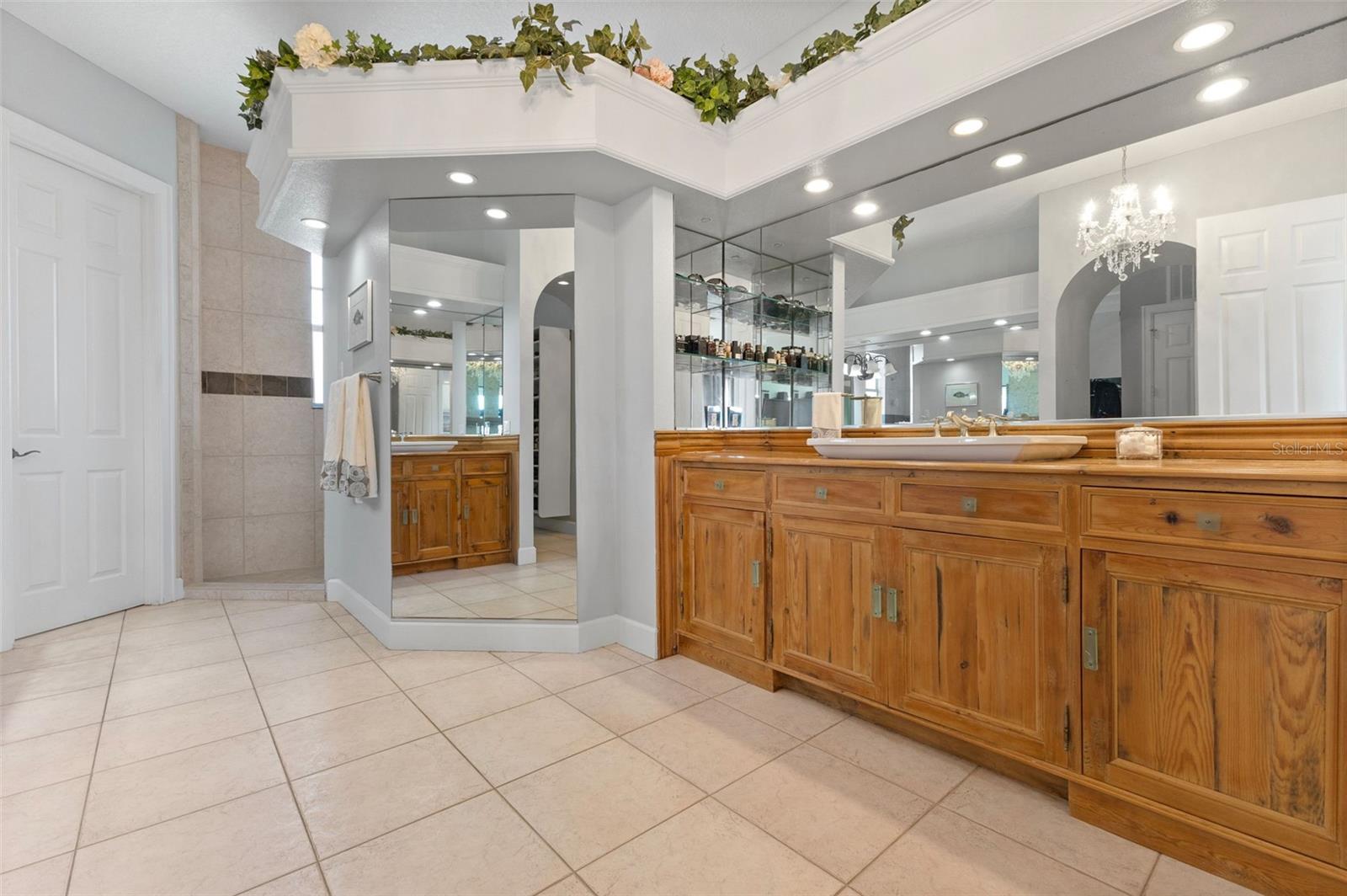 450 BAYSHORE Dr TERRA CEIA, FL 34250