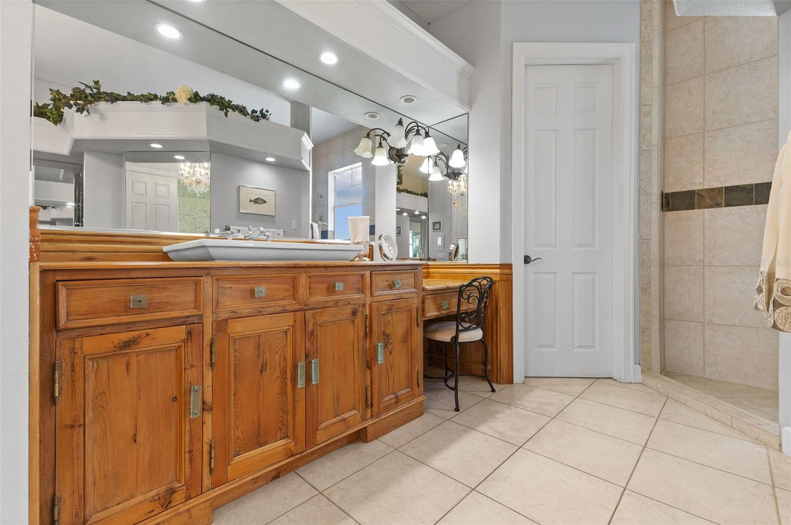 450 BAYSHORE Dr TERRA CEIA, FL 34250