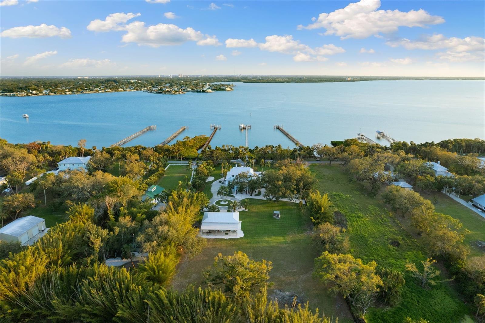 450 BAYSHORE Dr TERRA CEIA, FL 34250