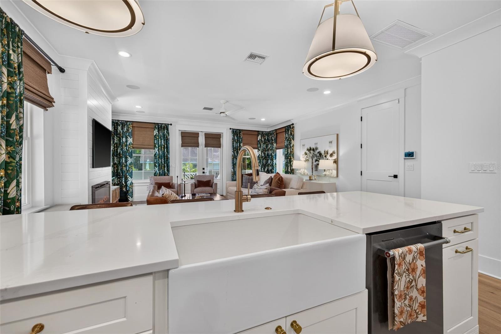 526 13TH Ave ST PETERSBURG, FL 33701