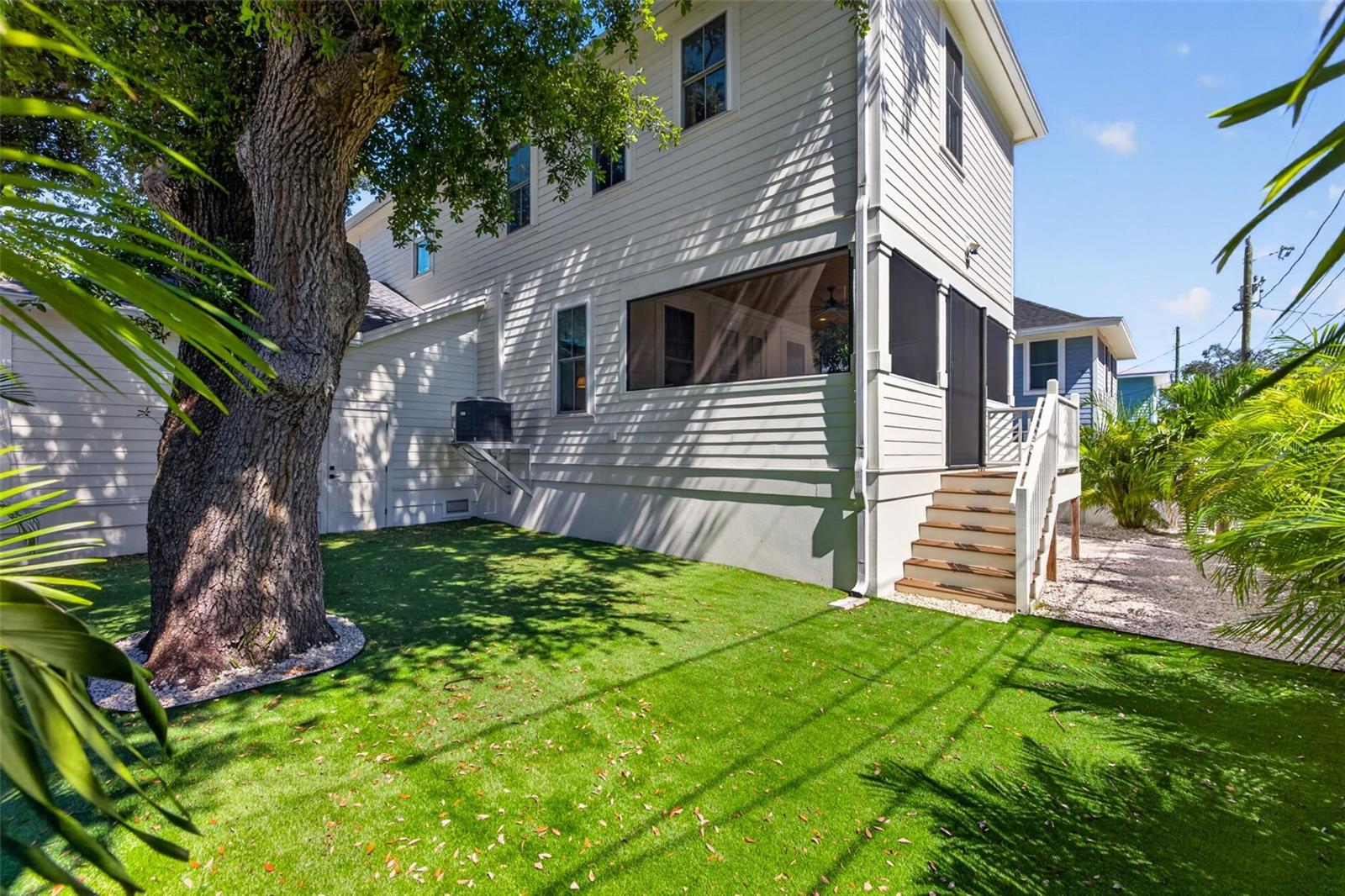 526 13TH Ave ST PETERSBURG, FL 33701
