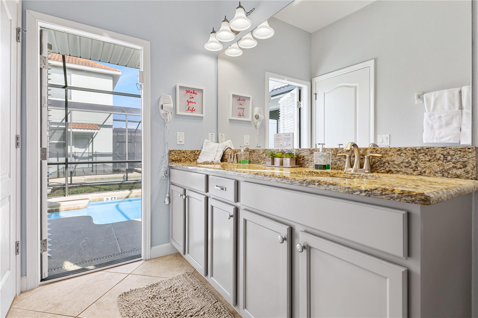 9006 MAJESTY PALM Rd KISSIMMEE, FL 34747