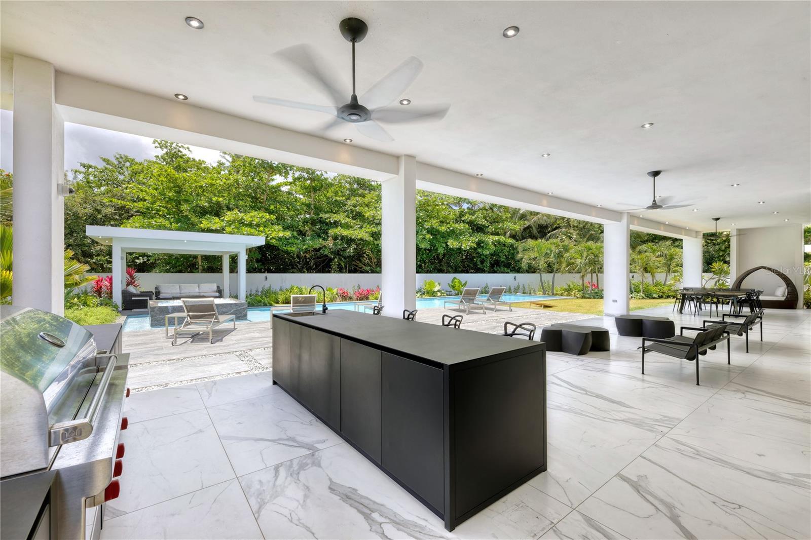 1 DORADO Bch ESTATES DORADO, PR 00646