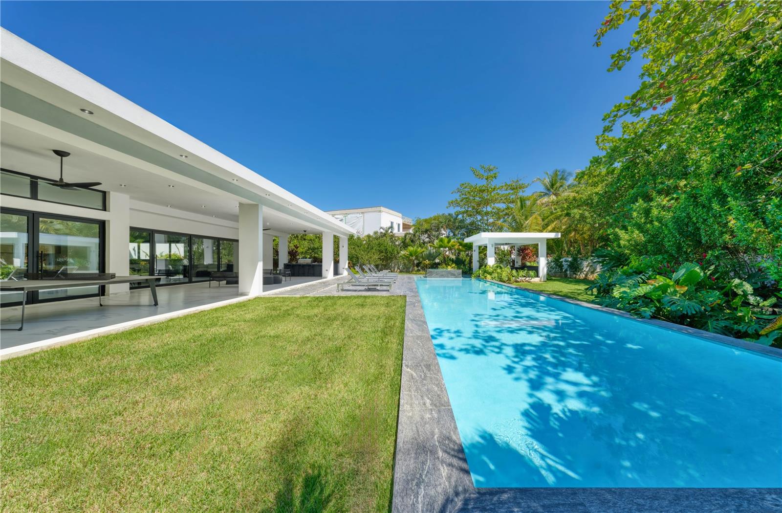 1 DORADO Bch ESTATES DORADO, PR 00646