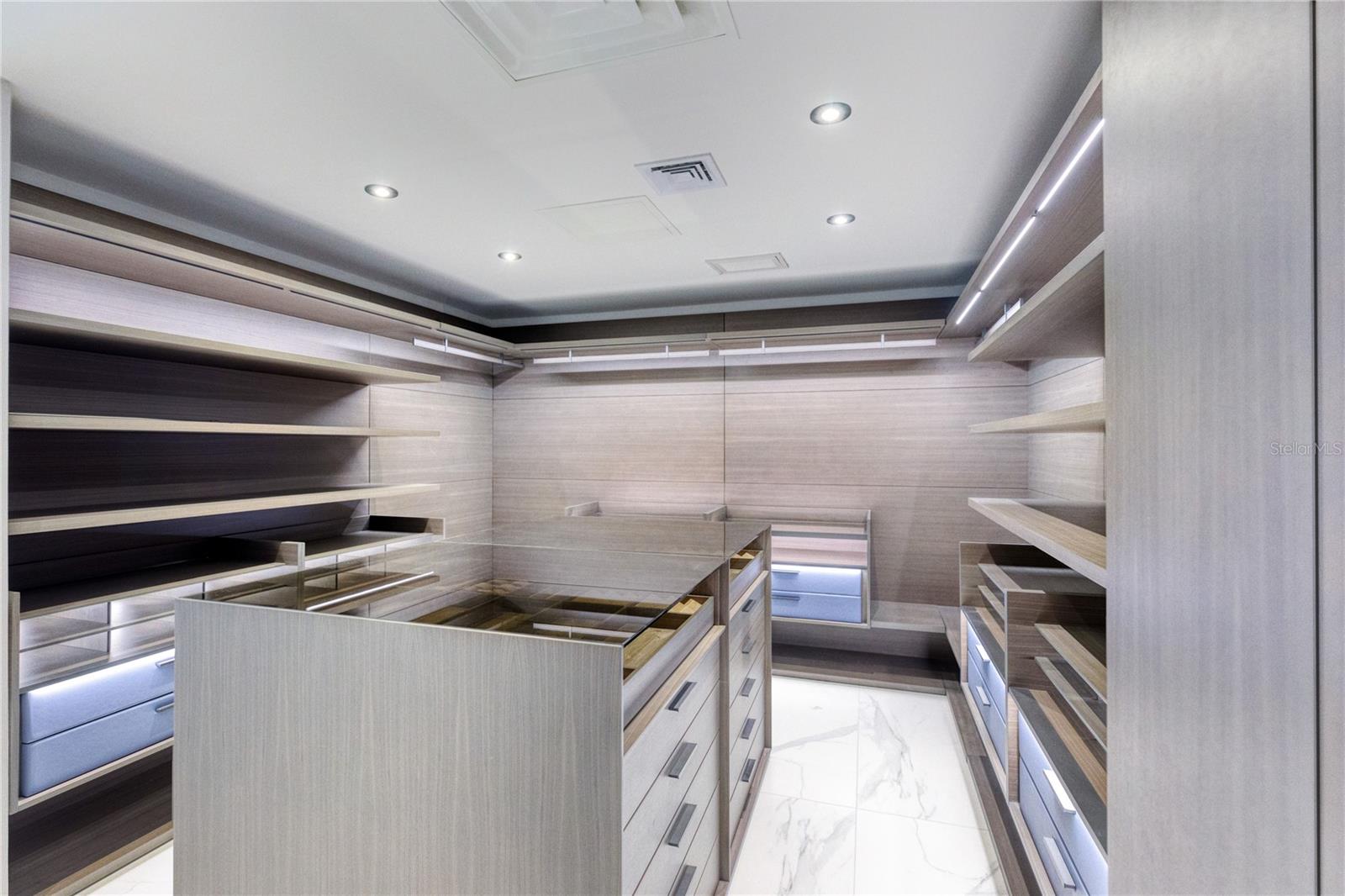 1 DORADO Bch ESTATES DORADO, PR 00646