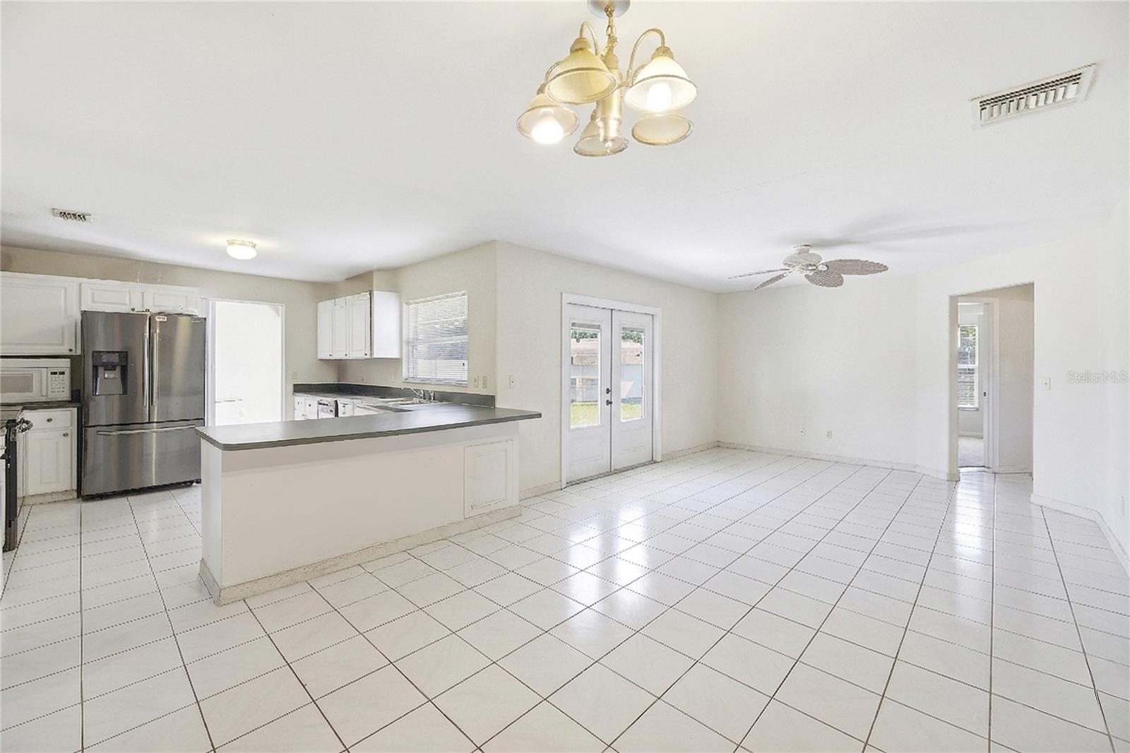 2879 CYPRESSVIEW Ct KISSIMMEE, FL 34746