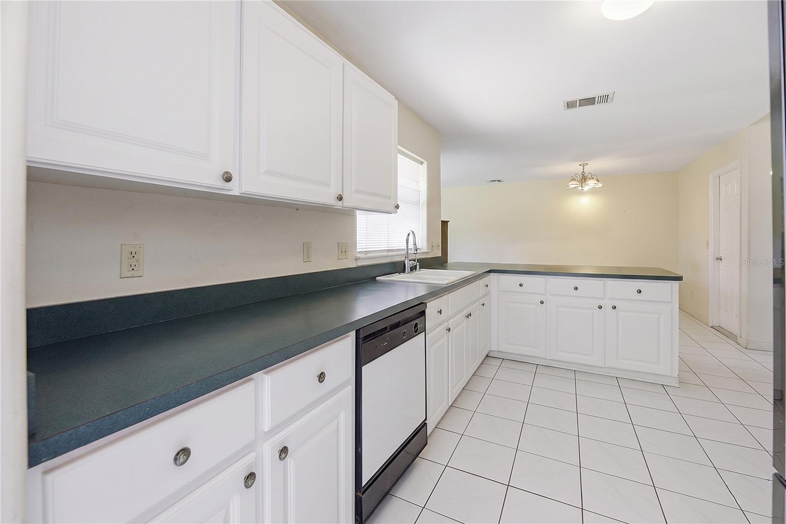 2879 CYPRESSVIEW Ct KISSIMMEE, FL 34746