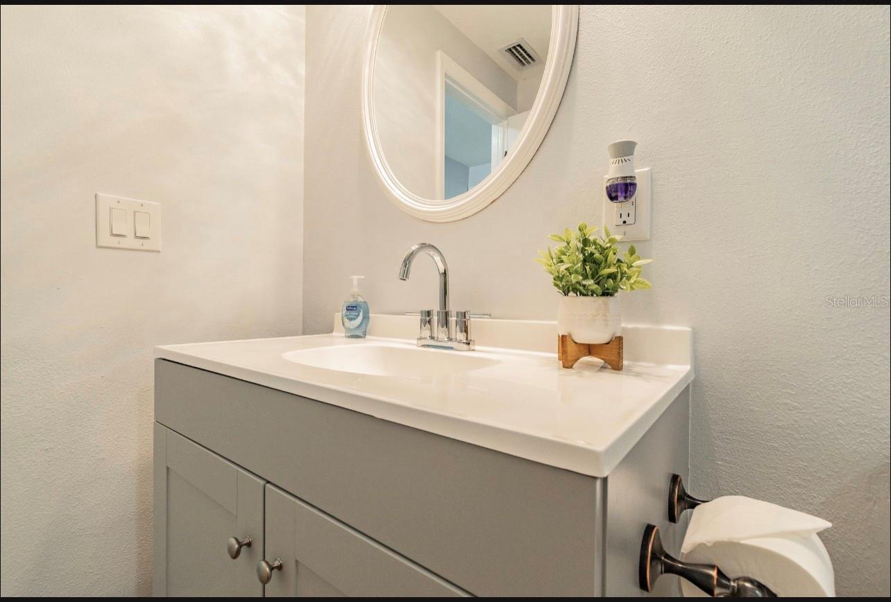 6024 W BURKE St TAMPA, FL 33634