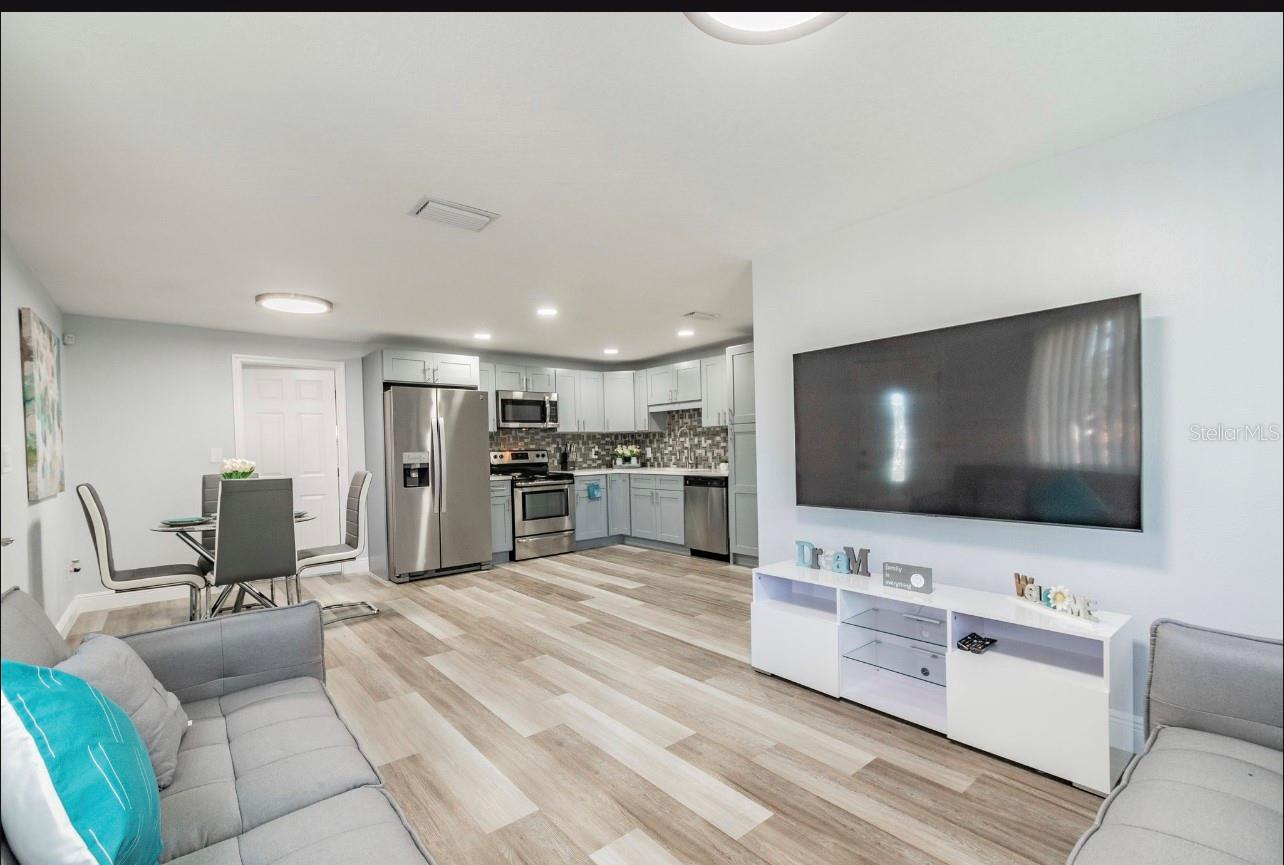 6024 W BURKE St TAMPA, FL 33634