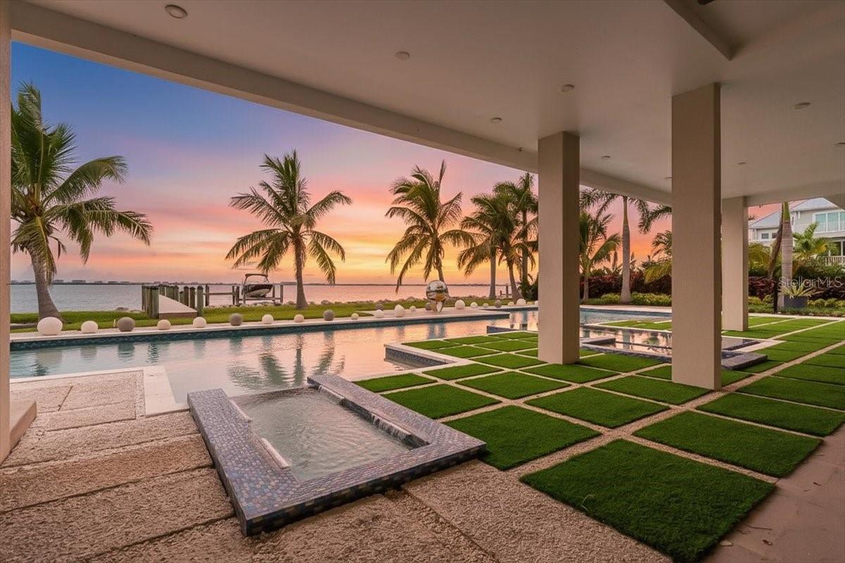 1000 TOCOBAGA Ln SARASOTA, FL 34236