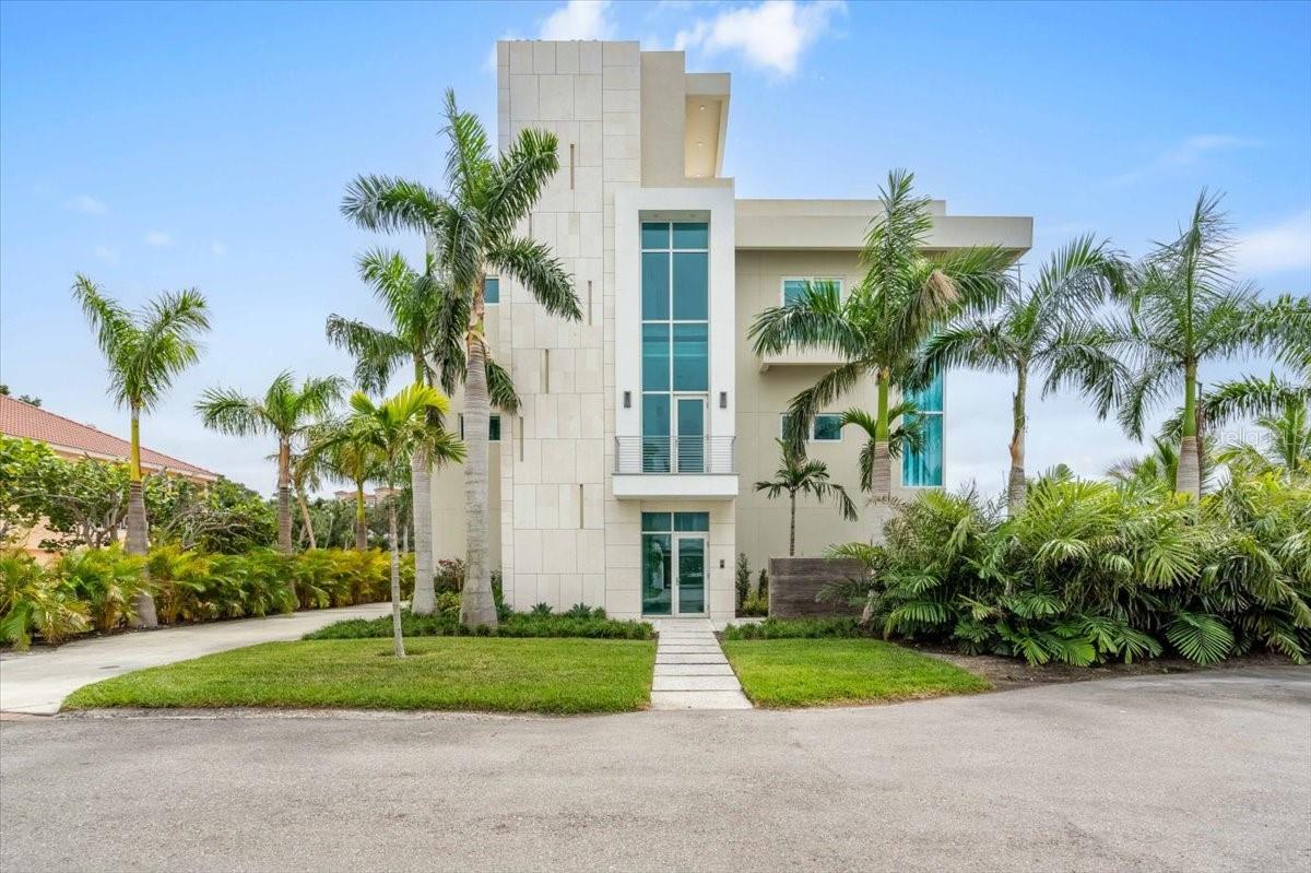 1000 TOCOBAGA Ln SARASOTA, FL 34236