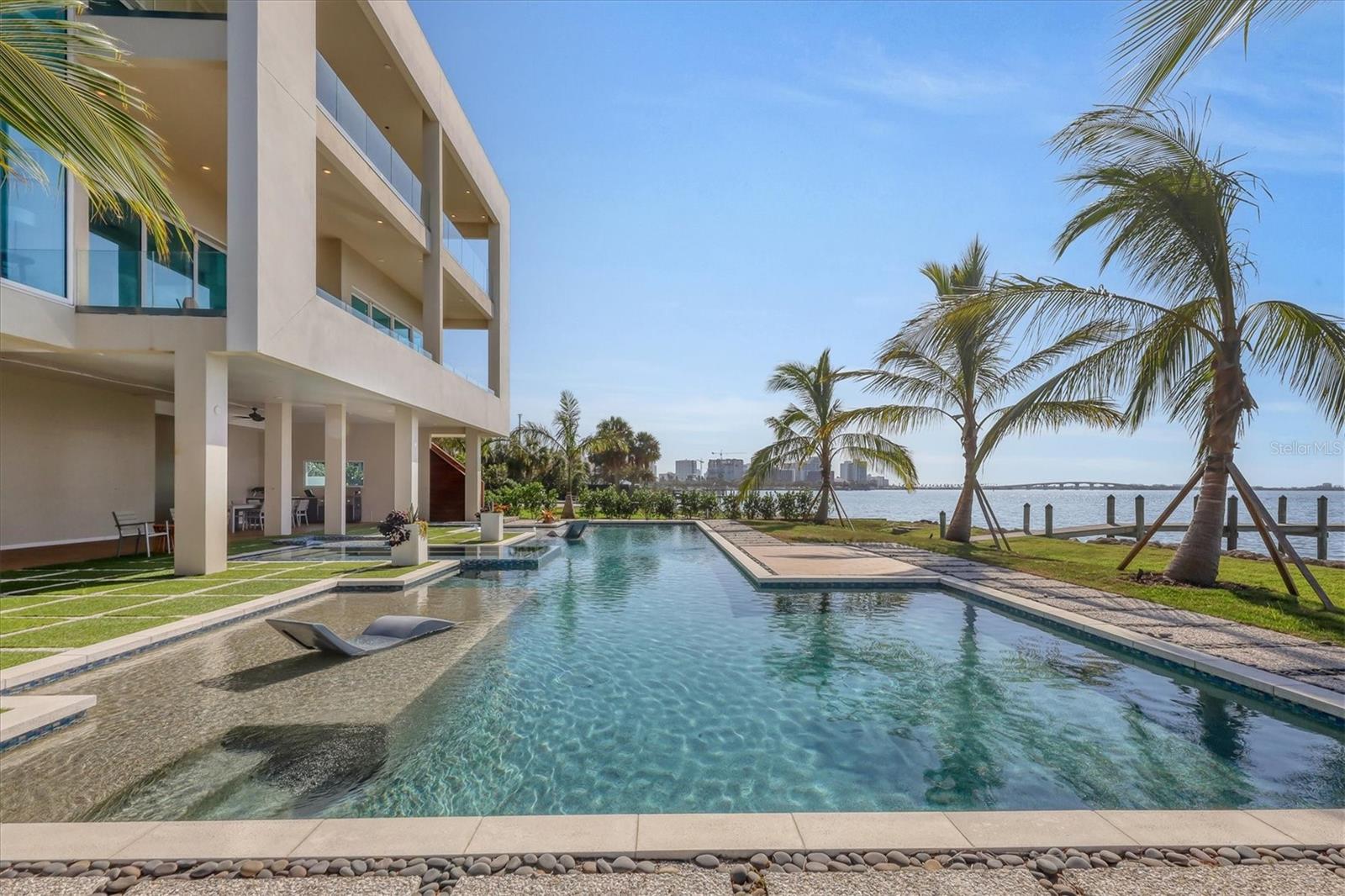 1000 TOCOBAGA Ln SARASOTA, FL 34236