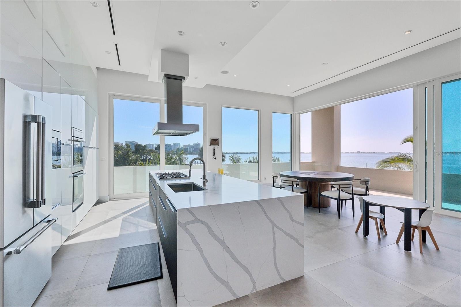 1000 TOCOBAGA Ln SARASOTA, FL 34236