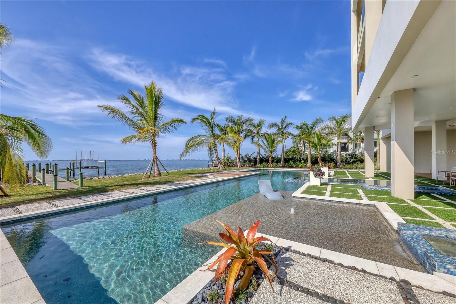 1000 TOCOBAGA Ln SARASOTA, FL 34236