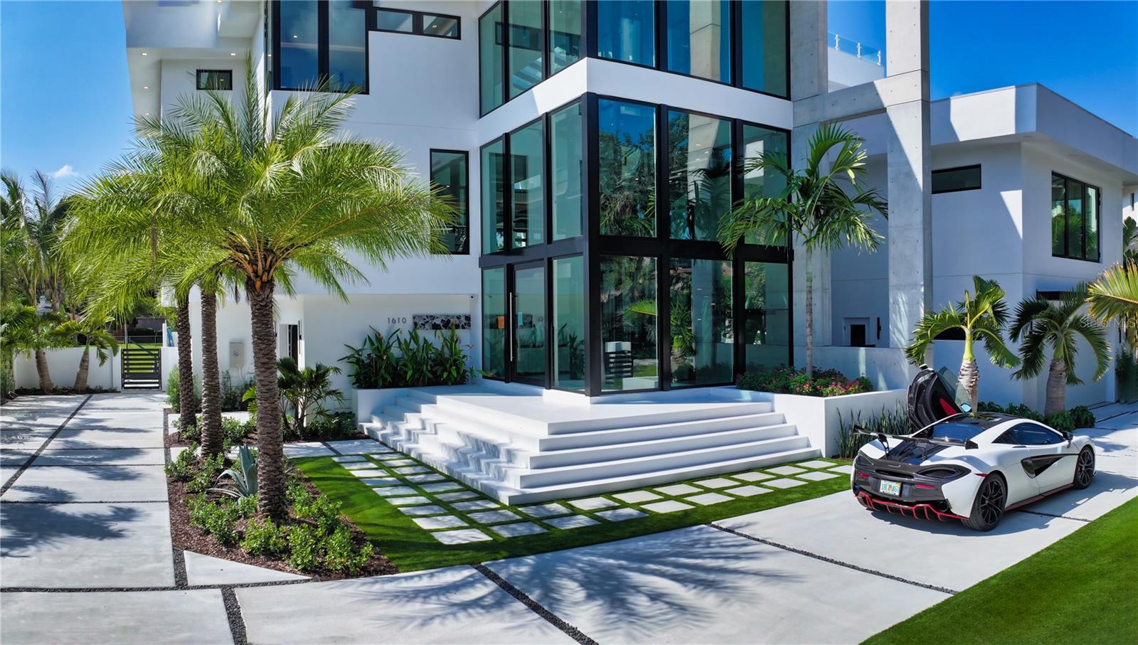 1610 N LODGE Dr SARASOTA, FL 34239