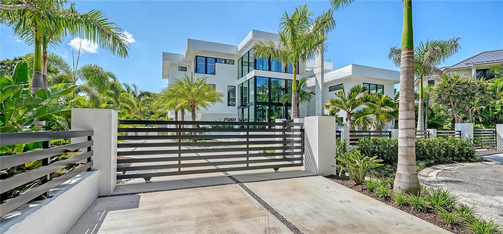 1610 N LODGE Dr SARASOTA, FL 34239