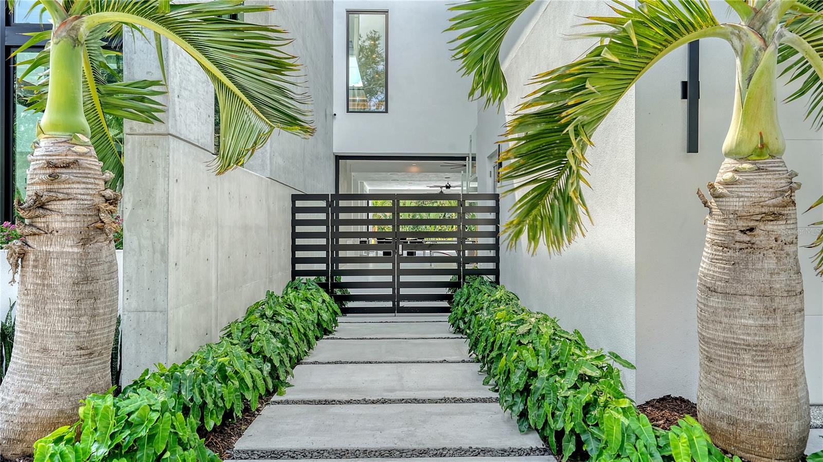 1610 N LODGE Dr SARASOTA, FL 34239