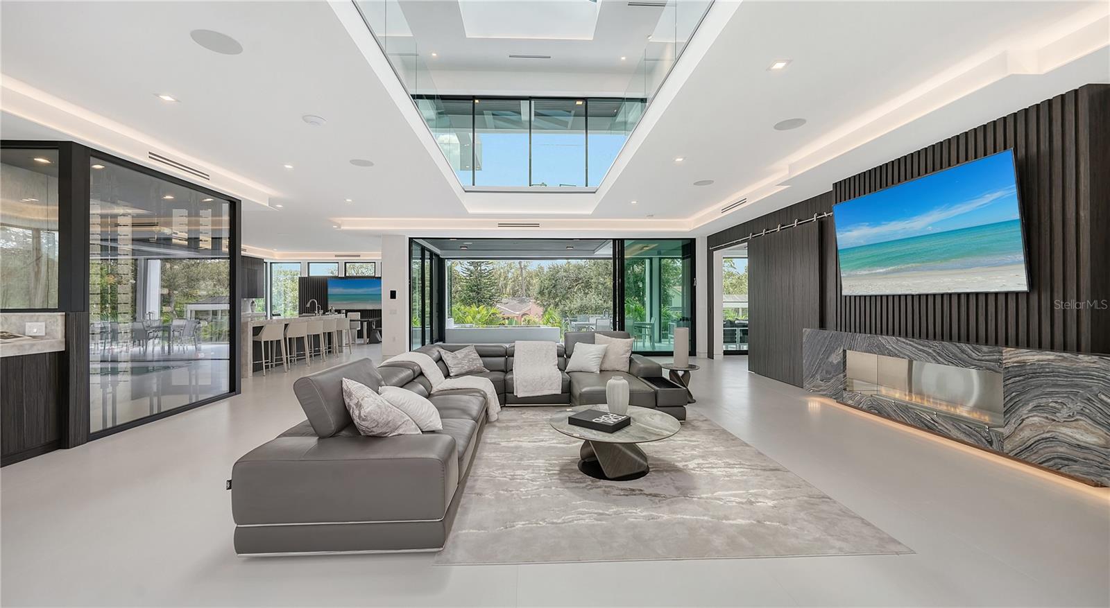 1610 N LODGE Dr SARASOTA, FL 34239