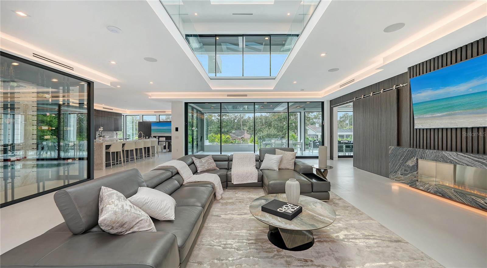 1610 N LODGE Dr SARASOTA, FL 34239