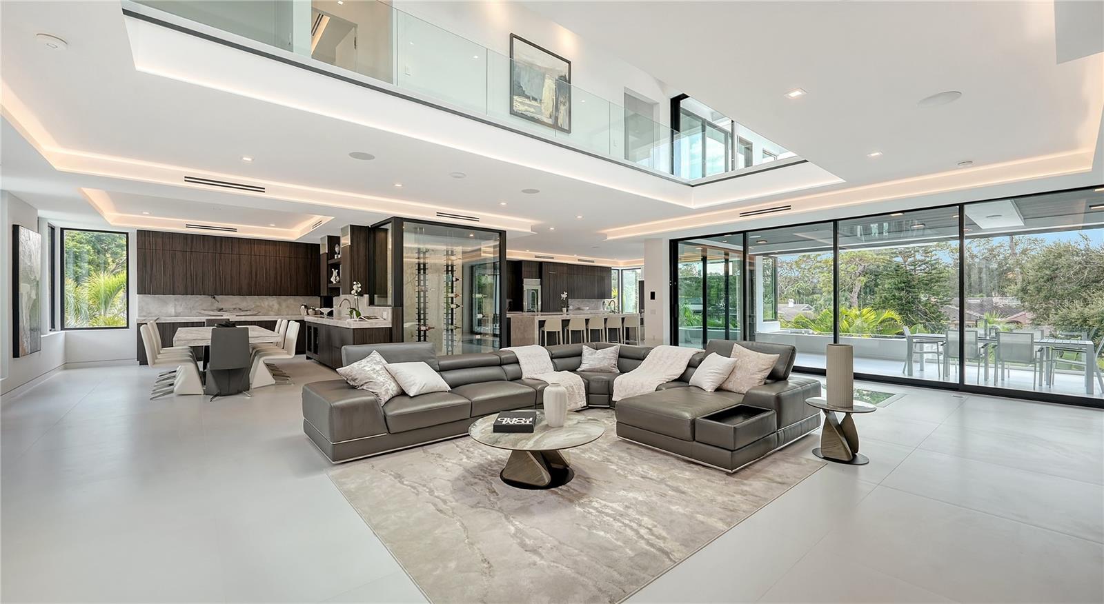 1610 N LODGE Dr SARASOTA, FL 34239