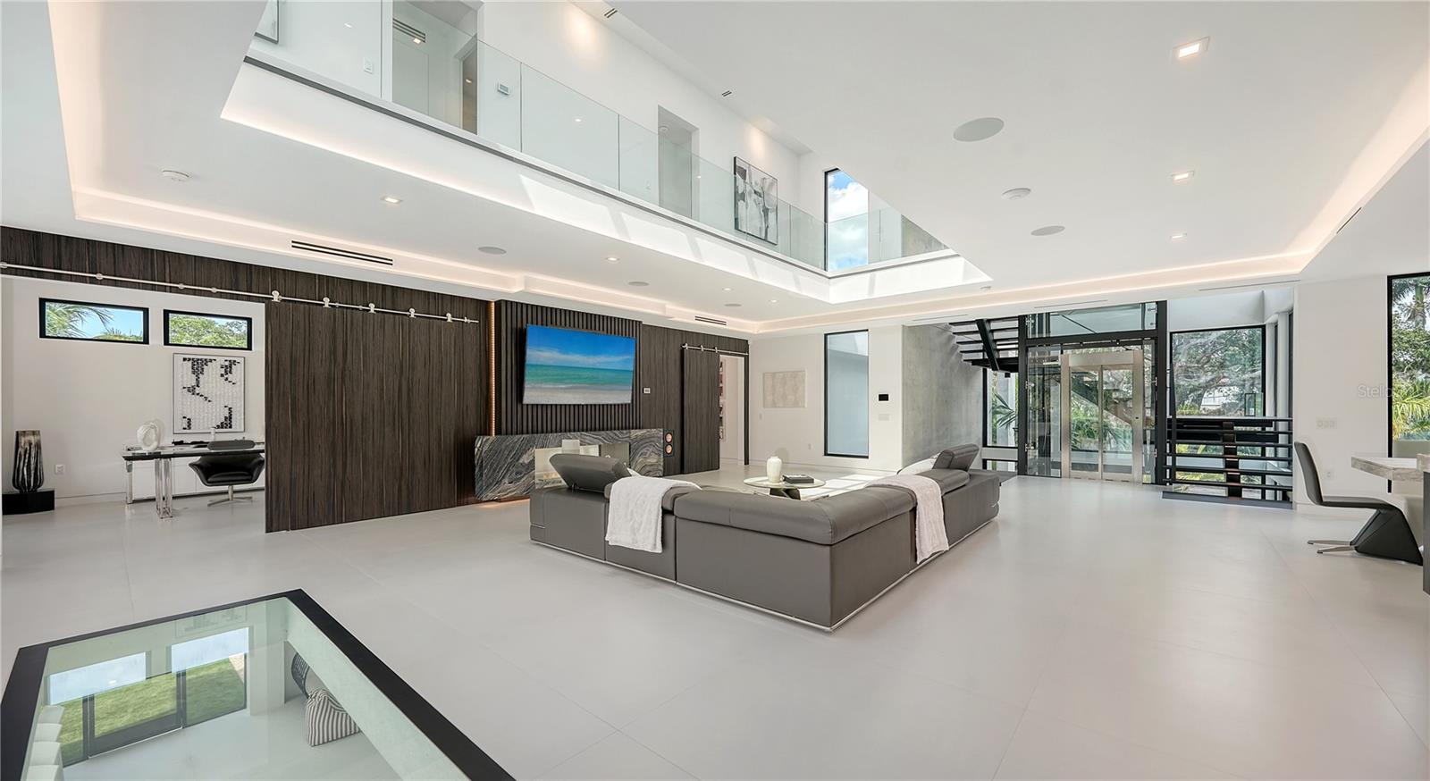 1610 N LODGE Dr SARASOTA, FL 34239