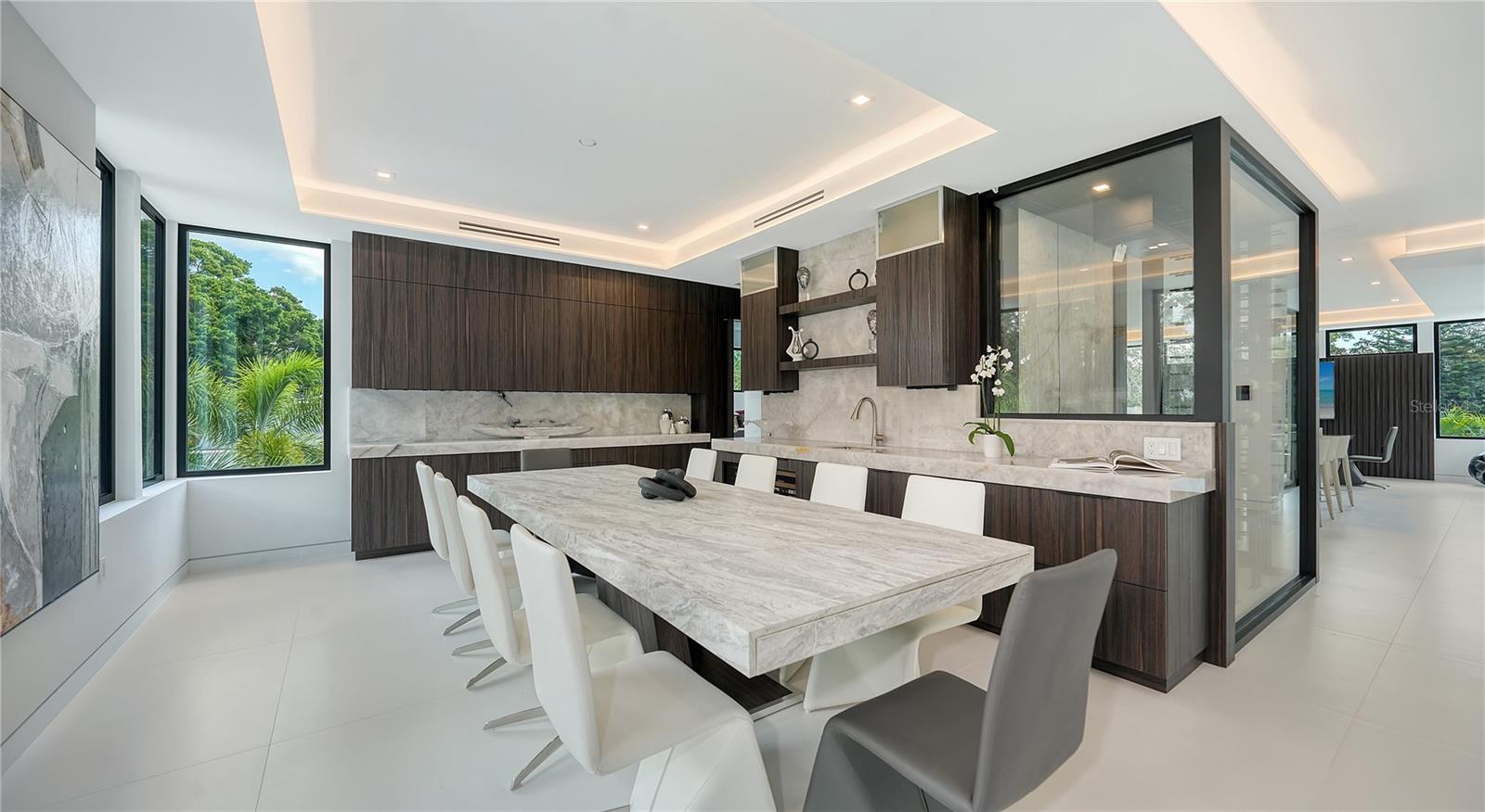 1610 N LODGE Dr SARASOTA, FL 34239