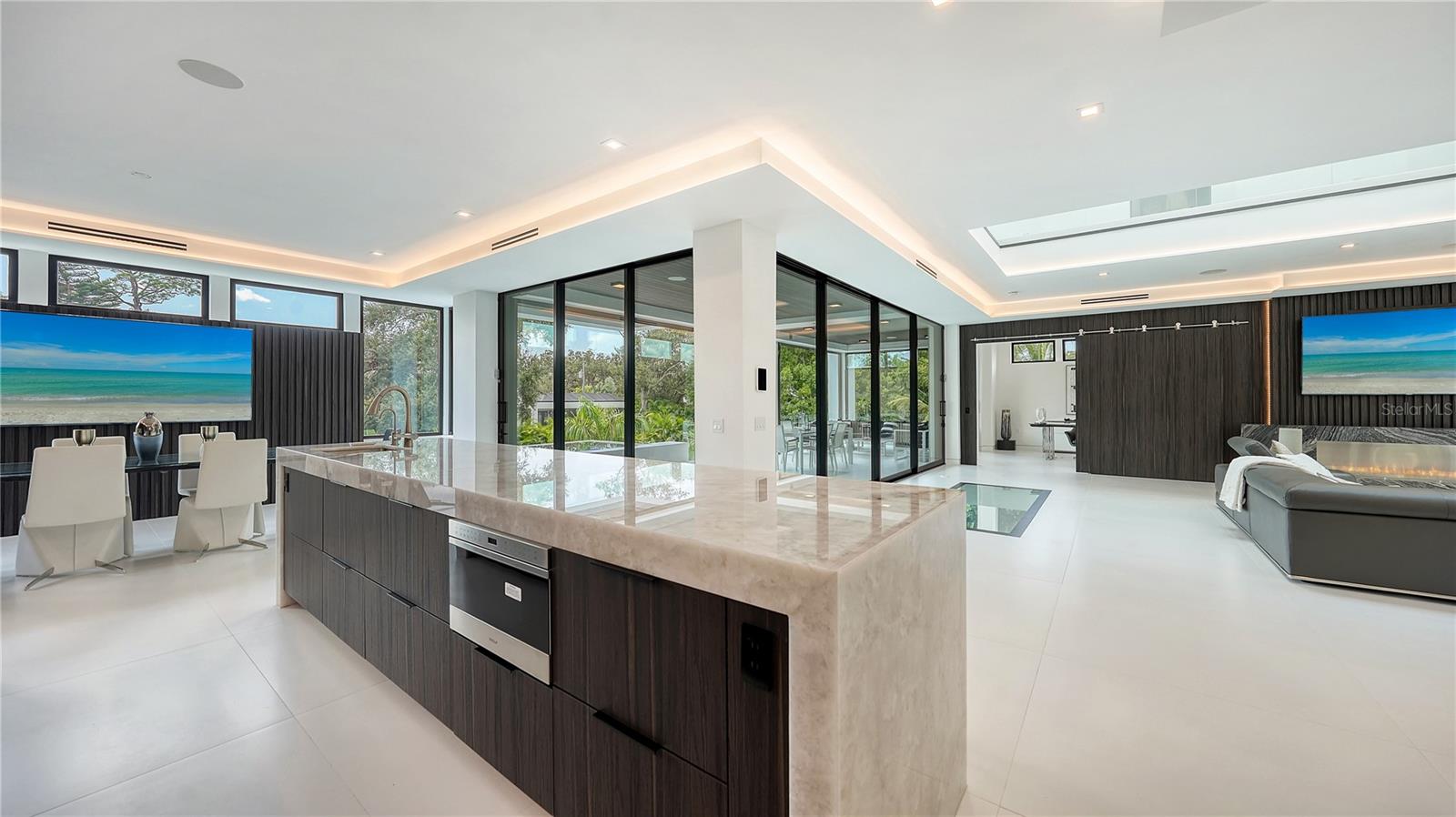 1610 N LODGE Dr SARASOTA, FL 34239