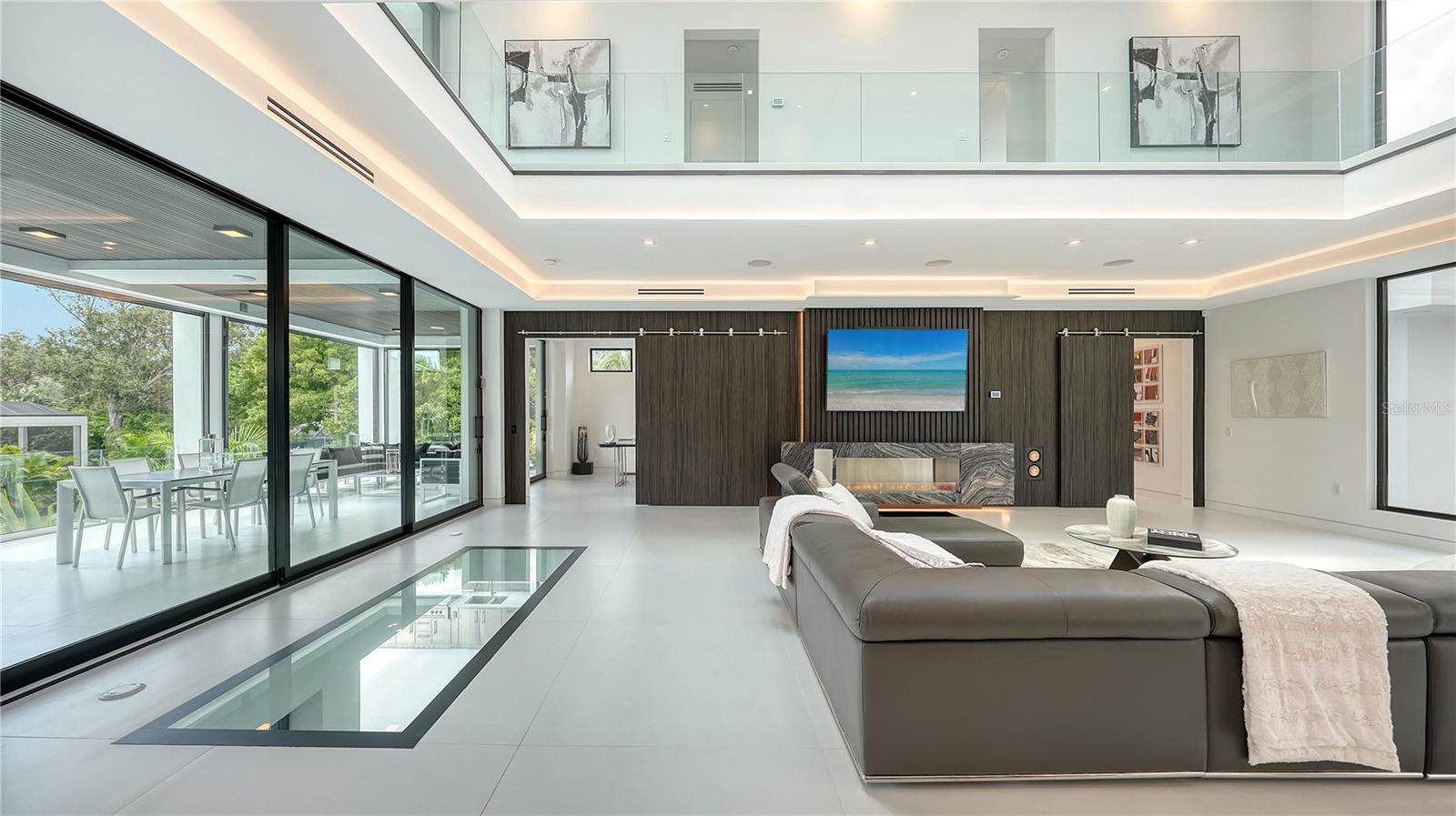 1610 N LODGE Dr SARASOTA, FL 34239