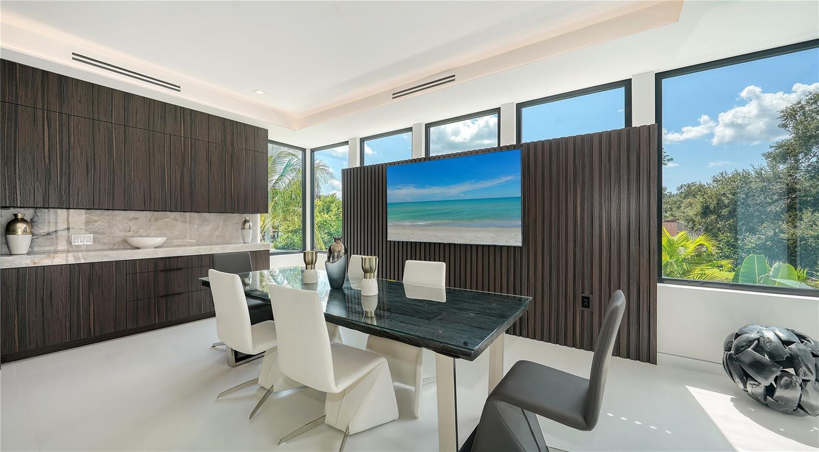 1610 N LODGE Dr SARASOTA, FL 34239