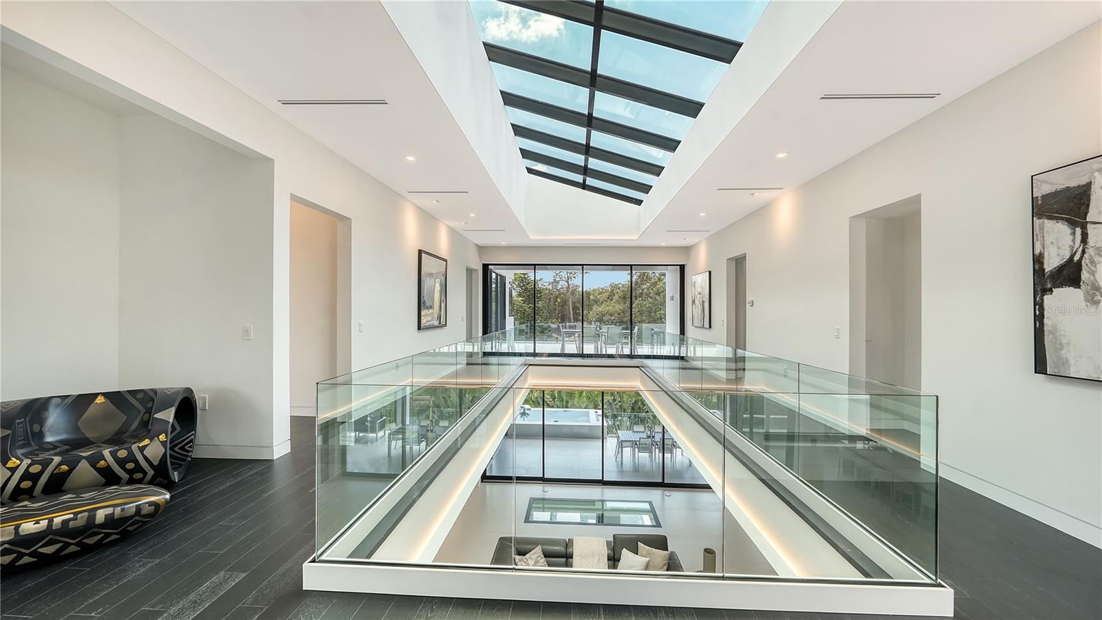 1610 N LODGE Dr SARASOTA, FL 34239