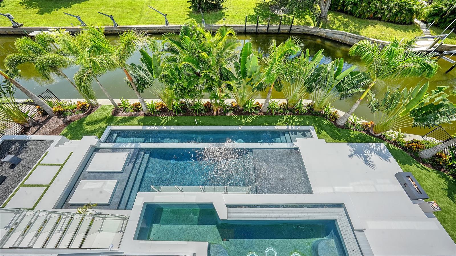 1610 N LODGE Dr SARASOTA, FL 34239