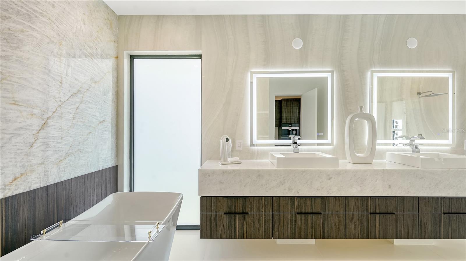 1610 N LODGE Dr SARASOTA, FL 34239