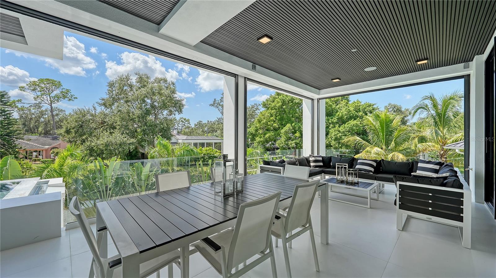 1610 N LODGE Dr SARASOTA, FL 34239