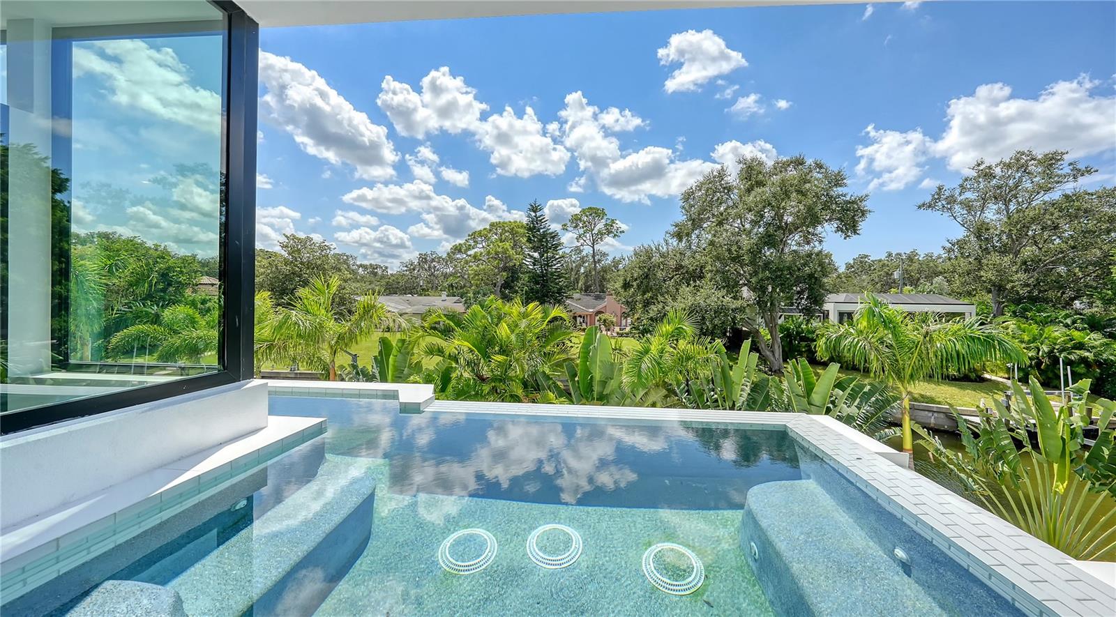 1610 N LODGE Dr SARASOTA, FL 34239