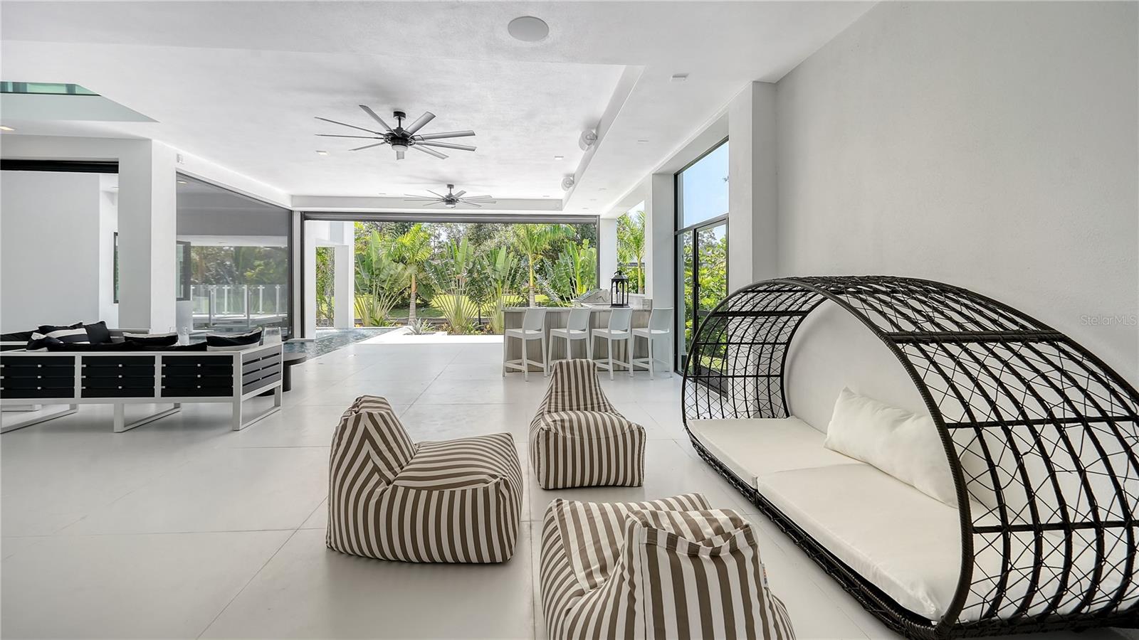 1610 N LODGE Dr SARASOTA, FL 34239