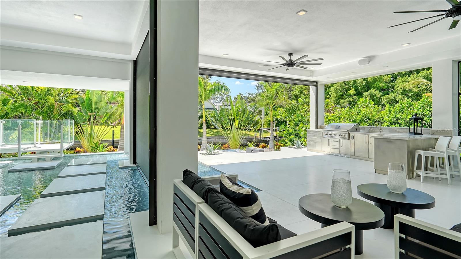 1610 N LODGE Dr SARASOTA, FL 34239