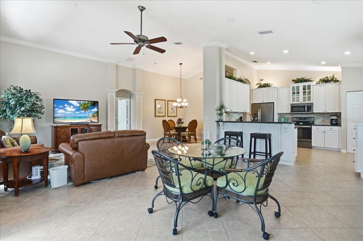 4246 65TH Pl SARASOTA, FL 34243