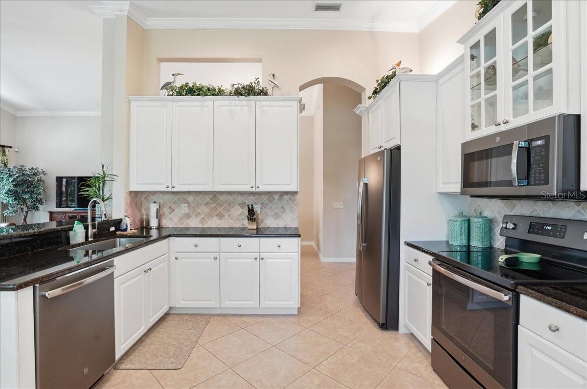 4246 65TH Pl SARASOTA, FL 34243