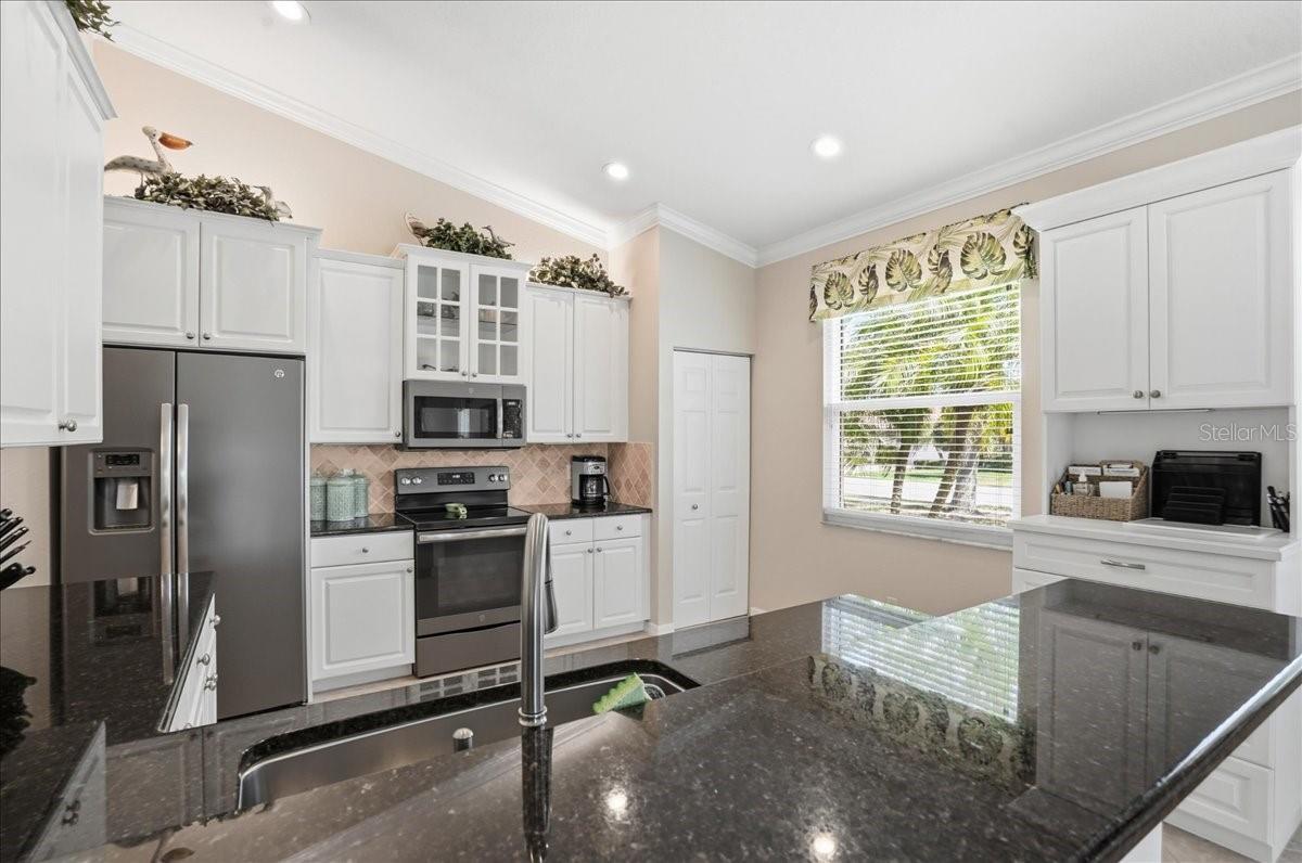 4246 65TH Pl SARASOTA, FL 34243