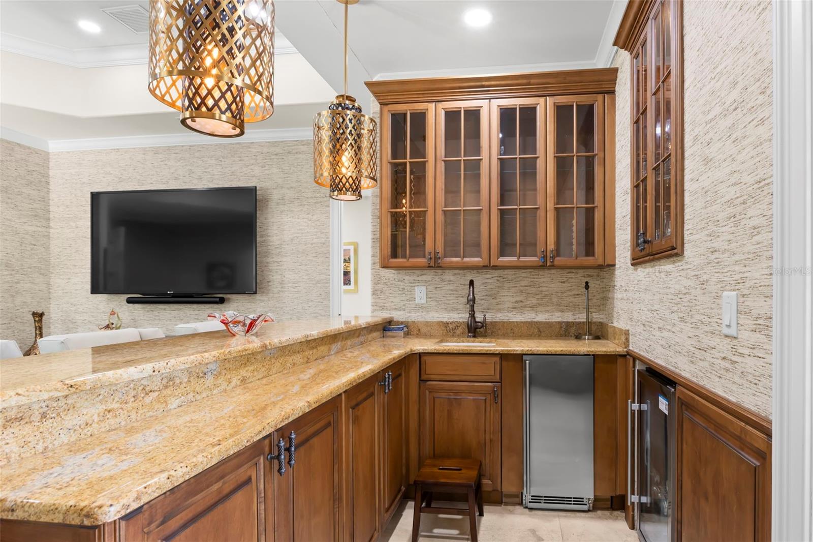 611 1ST Ave TIERRA VERDE, FL 33715