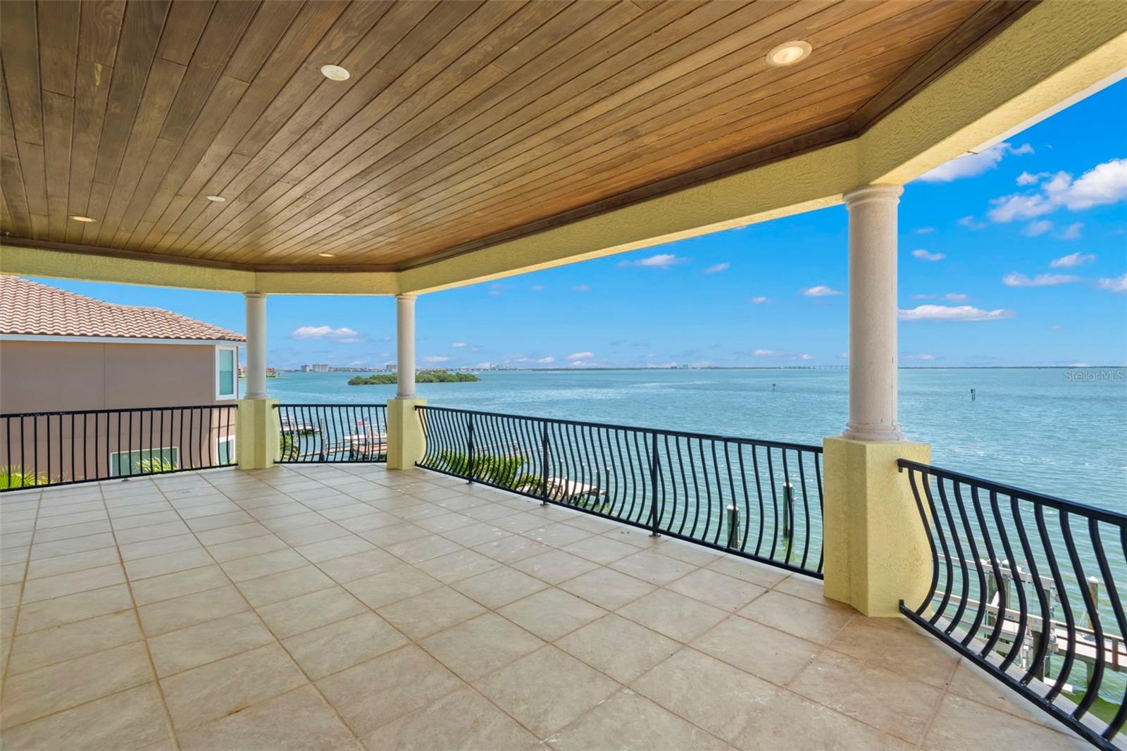 611 1ST Ave TIERRA VERDE, FL 33715