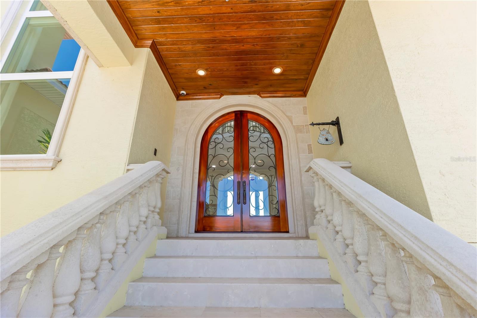 611 1ST Ave TIERRA VERDE, FL 33715