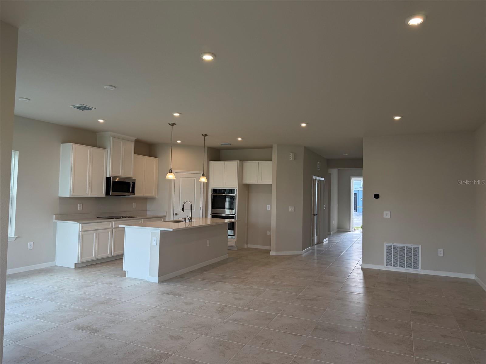 16425 QUEEN PALM Dr PORT CHARLOTTE, FL 33953